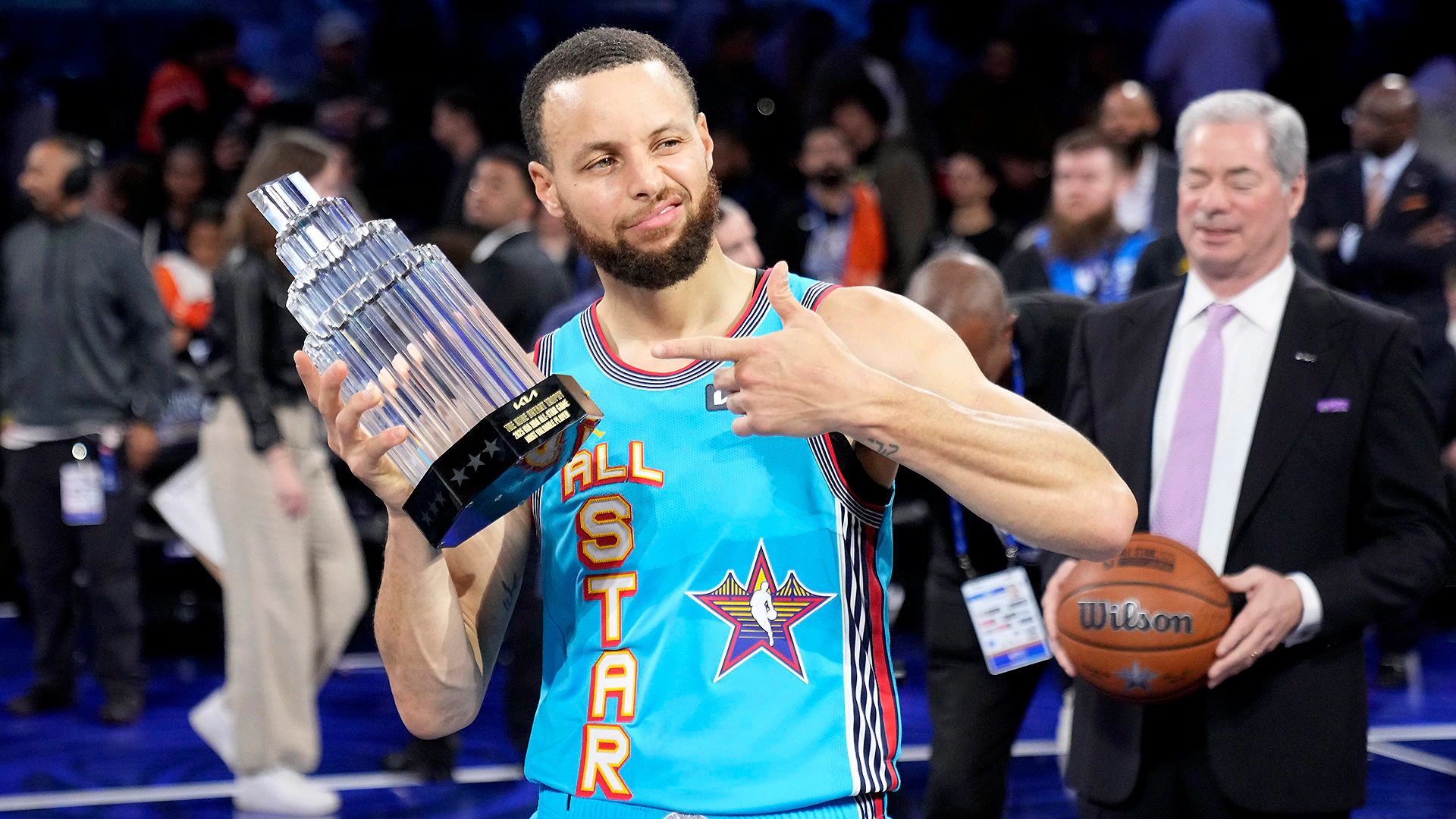 普尔加盟鹈鹕：冠军经验助力球队实力飞跃