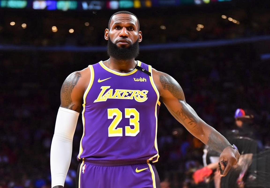 湖人队官宣：勒布朗·詹姆斯因脚踝肌腱伤病赛季报销